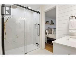 32 MARYANN PRICE Lane - 18