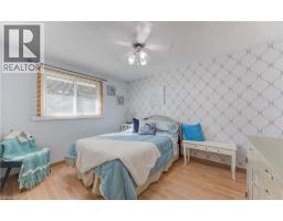 55 GRACEFIELD Crescent - 23