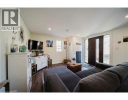 466 HILLVIEW Crescent - 32