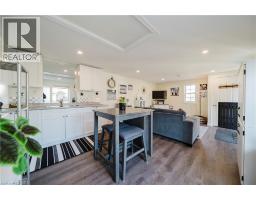 466 HILLVIEW Crescent - 35