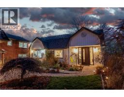 466 HILLVIEW Crescent - 45