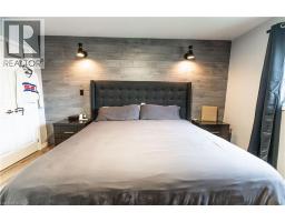 19 RUSSELL Street - 17