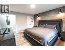 19 RUSSELL Street - 18