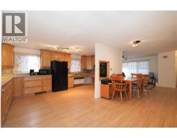 11 BROKEN OAK Crescent - 12