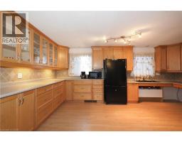 11 BROKEN OAK Crescent - 13