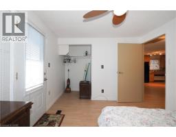 11 BROKEN OAK Crescent - 22