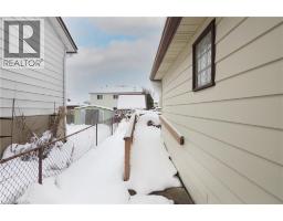 11 BROKEN OAK Crescent - 37