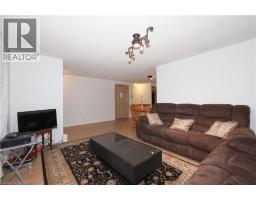 11 BROKEN OAK Crescent - 9