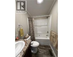 14 COPPER BEECH Drive - 32