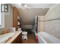 16 ONEIDA Street - 37