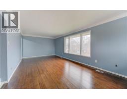 27 MARGARET Avenue N - 11