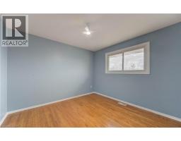 27 MARGARET Avenue N - 19