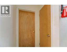 27 MARGARET Avenue N - 31