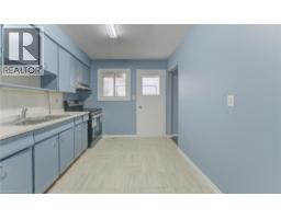 27 MARGARET Avenue N - 9