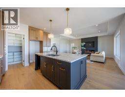 34 ANDREW Avenue - 14