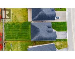 34 ANDREW Avenue - 33