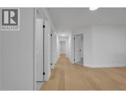 382 SOUTHCOTE Road - 43