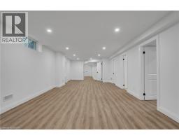 382 SOUTHCOTE Road - 46