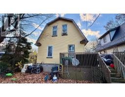 217 QUEEN Street N - 9