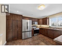 25 SOUTHWOOD Crescent - 13