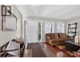 25 SOUTHWOOD Crescent - 3