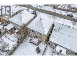 25 SOUTHWOOD Crescent - 45