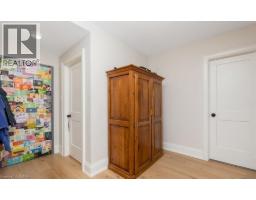 14 YOUNG Street W - 12