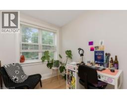 14 YOUNG Street W - 14