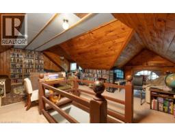 14 YOUNG Street W - 23