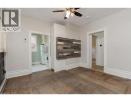 14 YOUNG Street W - 30