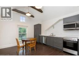 14 YOUNG Street W - 39