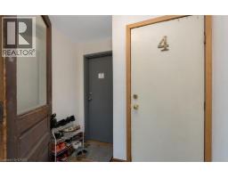 14 YOUNG Street W - 41