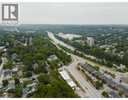 250 AINSLIE Street S UnitNo. 72 - 33