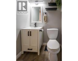 242 RICHARDSON Drive - 11