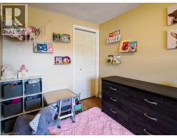 242 RICHARDSON Drive - 16