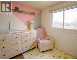 242 RICHARDSON Drive - 18