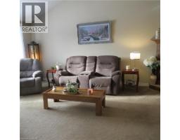 209 KINGFISHER Avenue - 4