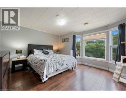 17 BERTHA Street - 15