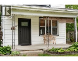 17 BERTHA Street - 3