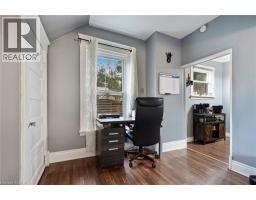 17 BERTHA Street - 8