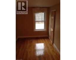 32 ROUSSEAUX Street - 8