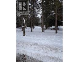 152 MCCALL Crescent - 2