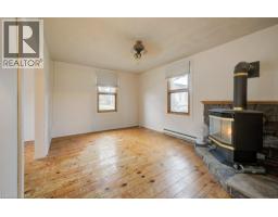 99 WOOLWICH Street S - 13