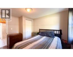 144 COLLEGE Street W - 9