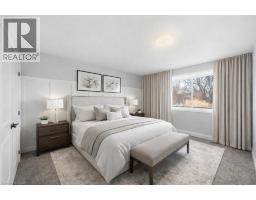 12 MAIN Street W - 17