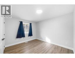 12 MAIN Street W - 22