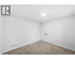 12 MAIN Street W - 27