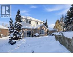 47 HUNTINGTON Place - 33