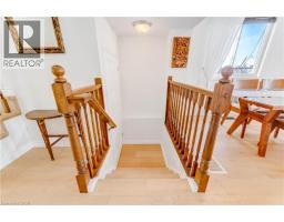 220 LEMON GRASS Crescent - 31