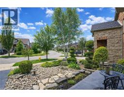 152 LENA Crescent - 3